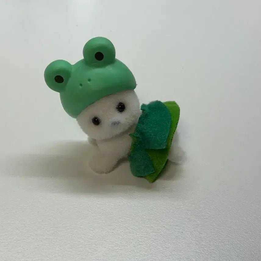 [BUNJANG] Sylvanian Families Half Seal Frog / 실바니안 하프 물범 개구리