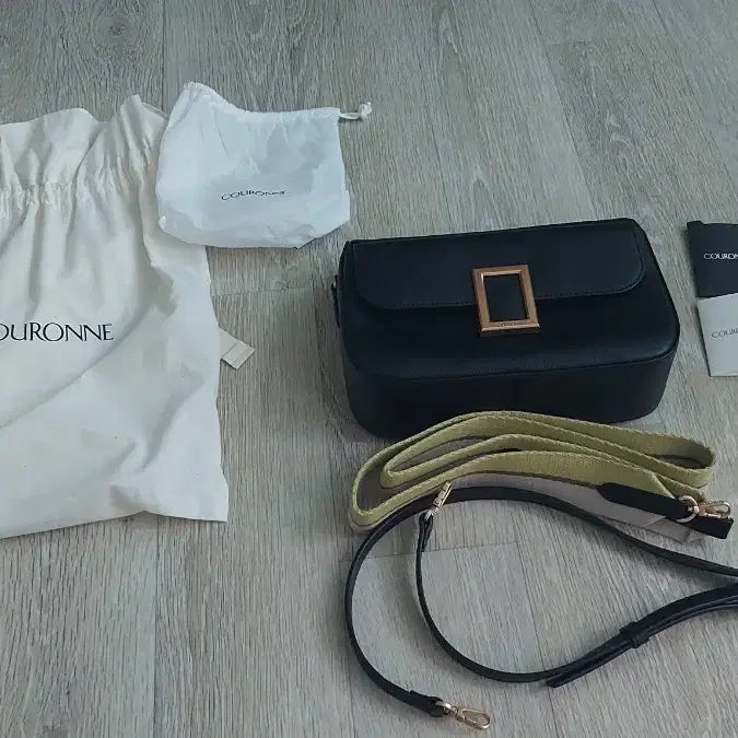 [BUNJANG] Couronne Black Verbena Crossbody Bag 21 / (새상품) 블랙 버베나 크로스백 21 판매합니다.