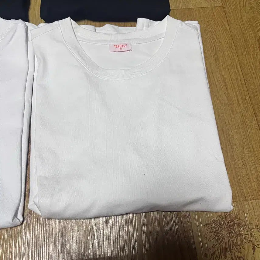 [BUNJANG] TakeEasy Solid Cropped Short-Sleeve T-Shirt (Black/White, M) / 테이크이지 솔리드 크롭 반팔 티셔츠 블랙 화이트 M