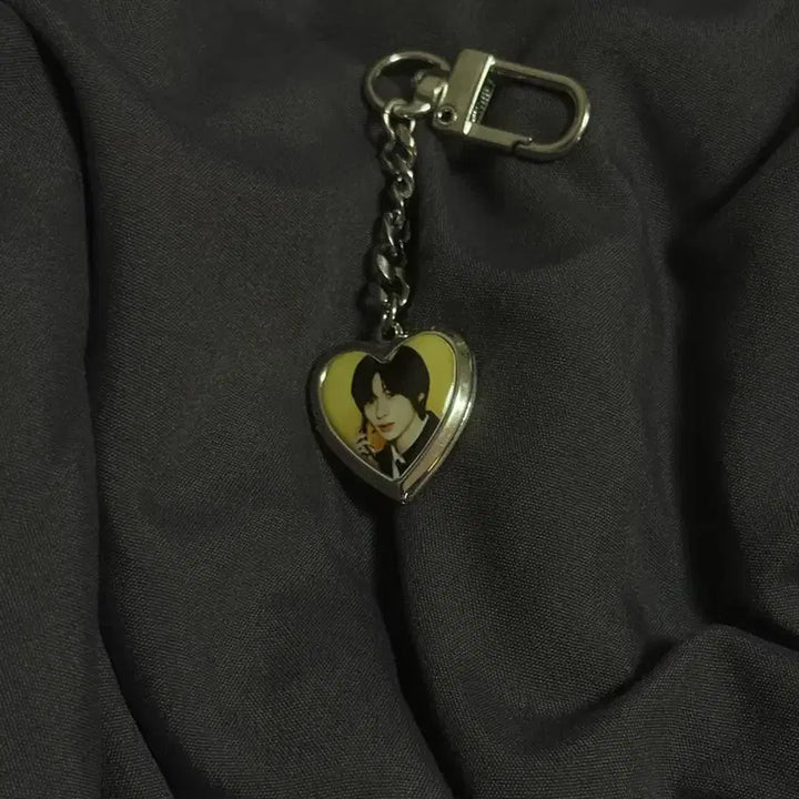 [BUNJANG] RIIZE Anton Mirror Keychain / 라이즈 거울키링 앤톤