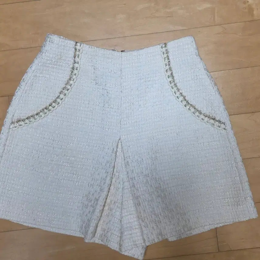[BUNJANG] La Belle Blanc Tweed Shorts 24 / 라벨르블랑 트위드 바지 24