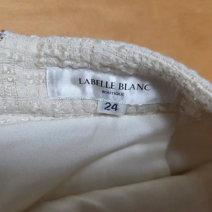 [BUNJANG] La Belle Blanc Tweed Shorts 24 / 라벨르블랑 트위드 바지 24