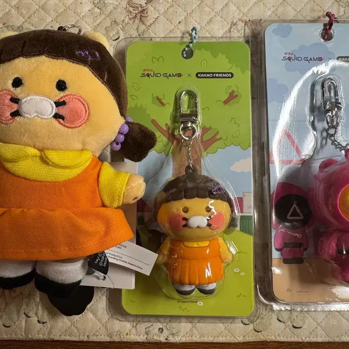 [BUNJANG] Squid Game Kakao Friends Collaboration Keychain and Plush Bundle Set / 일괄판매) 오징어게임 카카오 키링 + 인형