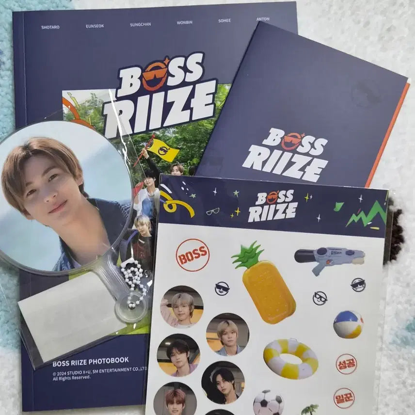 [BUNJANG] Boss Rise Photobook, Picket Keyring, Sticker, Postcard Bundle Set / 보스라이즈 굿즈