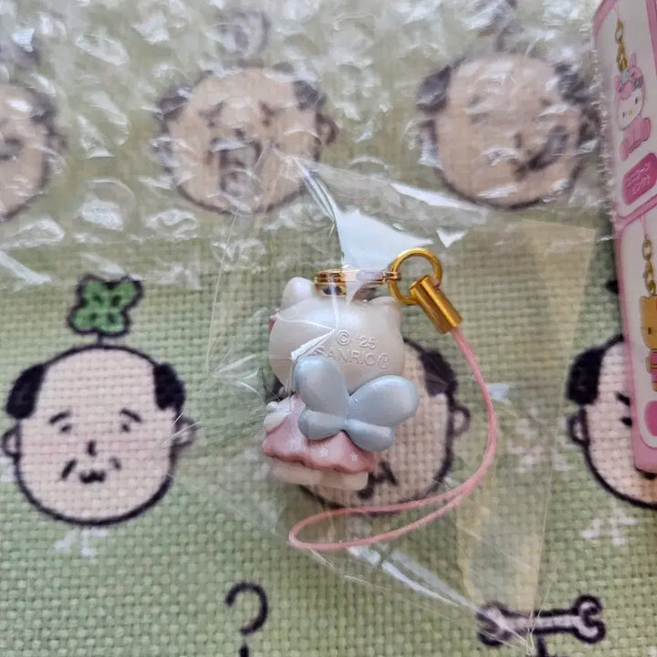 [BUNJANG] Sanrio Hello Kitty Mascot Strap Figure / 헬로키티 마스코트 스트랩 랜덤 피규어