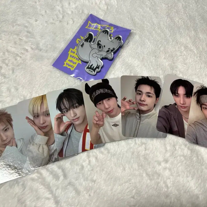 [BUNJANG] NEXZ Mmchk Showcase Entry Photocard Set + Keyring / 넥스지 NEXZ Mmchk 쇼케이스 입장 포카 키링 세트