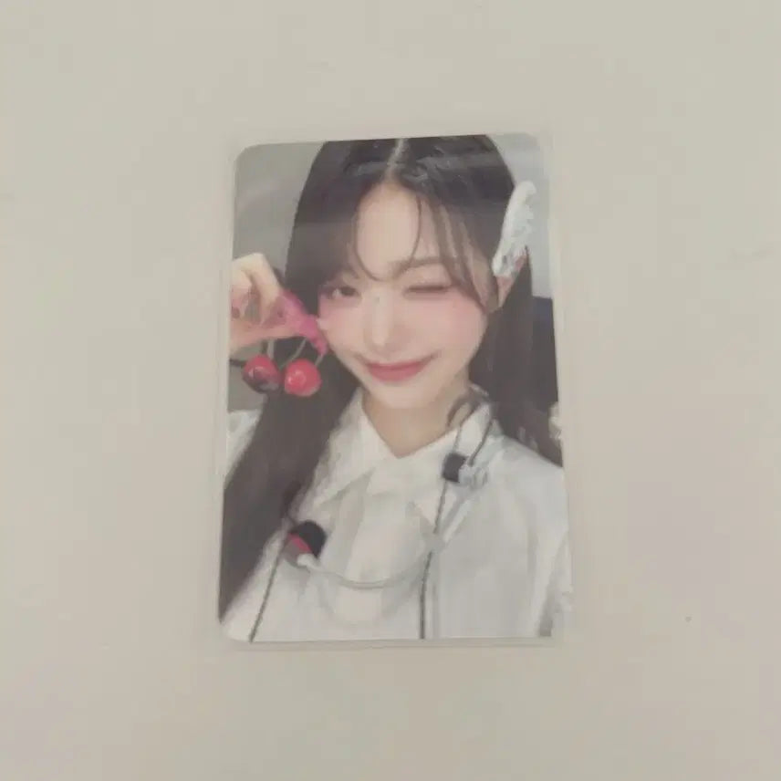 [BUNJANG] IVE Jang Wonyoung Switch Withmuu Cherry Photocard / 탈덕처분) 아이브 장원영 스위치 위드뮤 체리