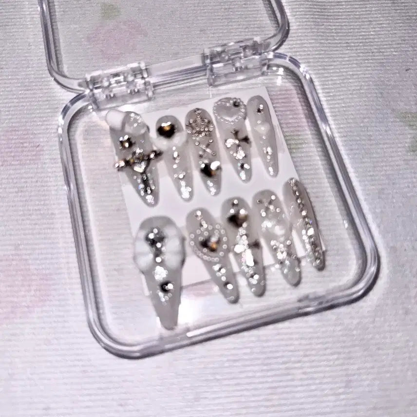 [BUNJANG] Angelic Crown White Glitter Long Tip Handmade Press-On Nails / 6만원대 엔젤릭 크라운 화이트 글리터 롱팁 수제네일