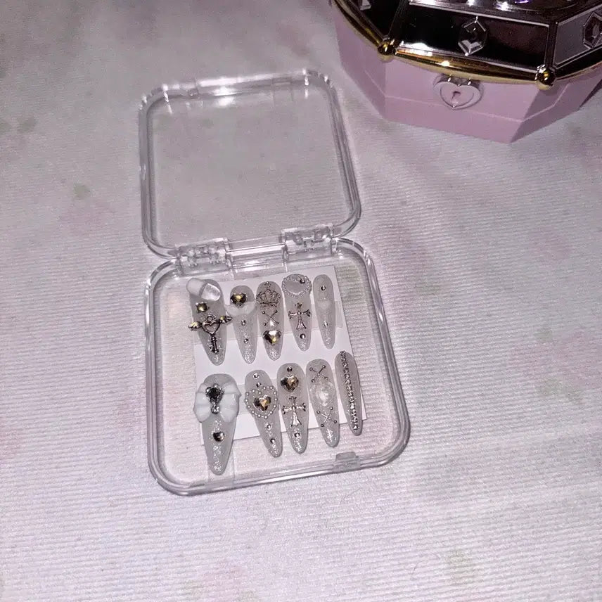 [BUNJANG] Angelic Crown White Glitter Long Tip Handmade Press-On Nails / 6만원대 엔젤릭 크라운 화이트 글리터 롱팁 수제네일