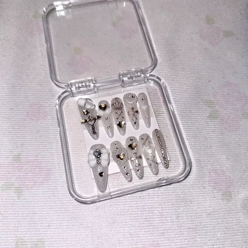 [BUNJANG] Angelic Crown White Glitter Long Tip Handmade Press-On Nails / 6만원대 엔젤릭 크라운 화이트 글리터 롱팁 수제네일
