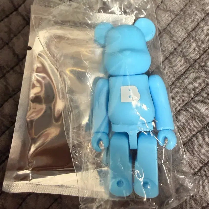 [BUNJANG] Bearbrick 51st Basic Large B / 베어브릭 51탄 베이직 큰 B