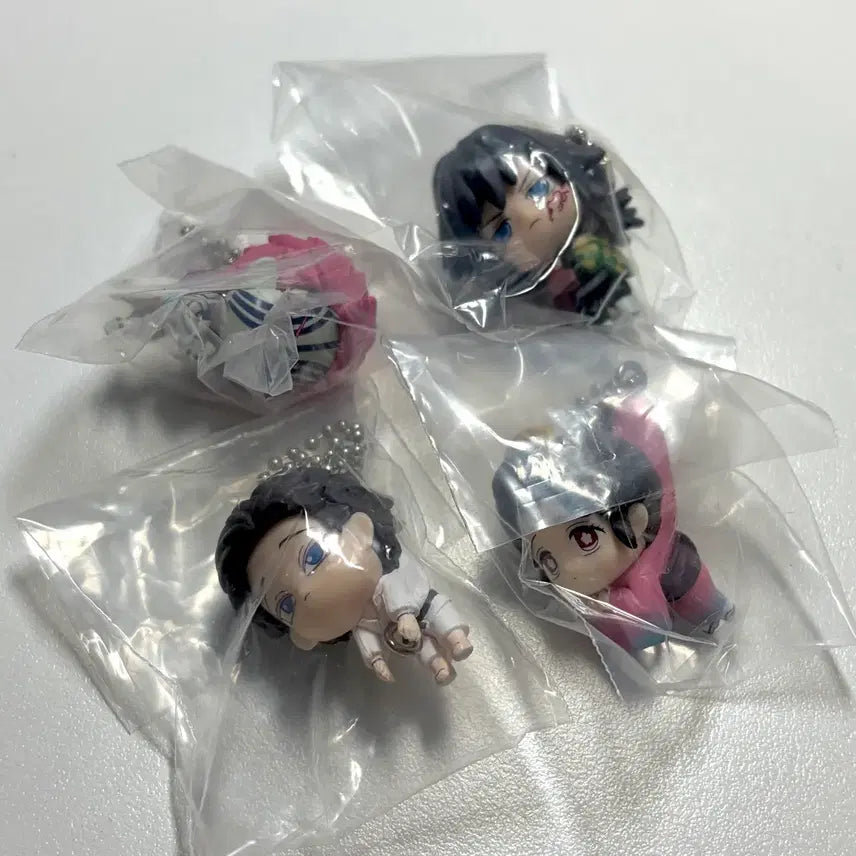 [BUNJANG] Demon Slayer Mugen Train Arc Ball Chain Mascot Set / 귀칼 무한성편 대롱 가챠 기유 하쿠지 볼체인 4개 일괄판매