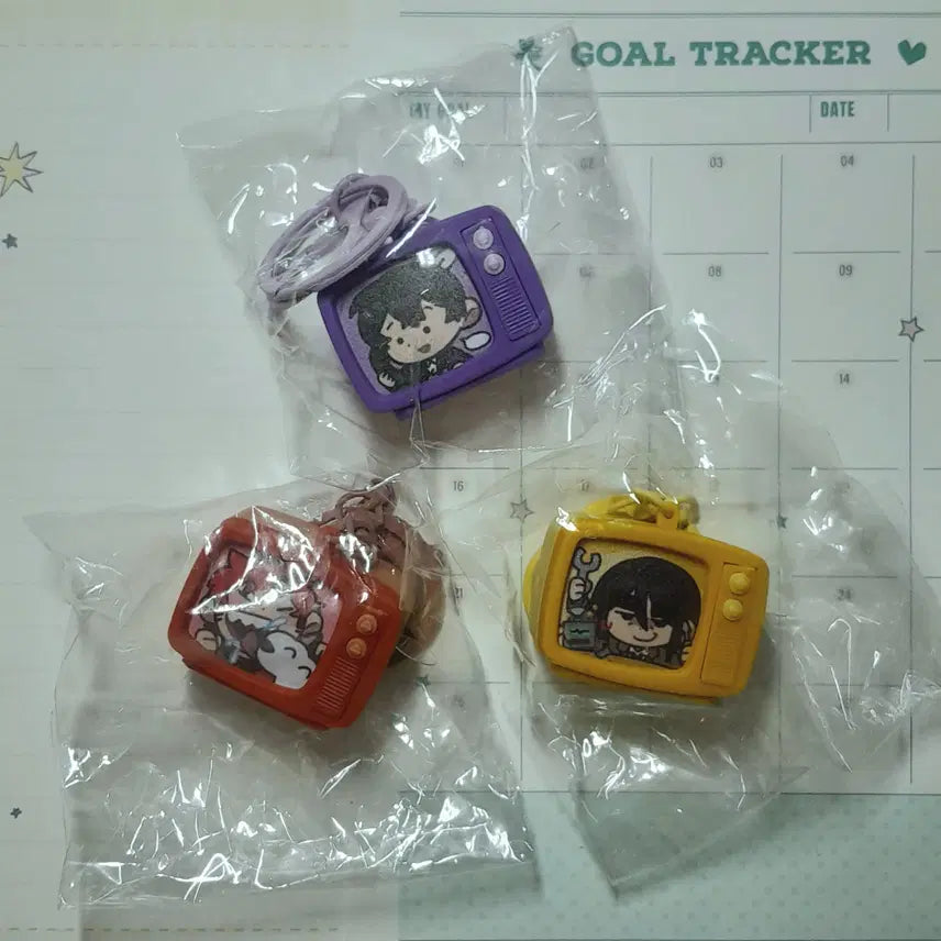 [BUNJANG] Pixelí Retro TV Keychain + Snack Bag Keychain Bundle Set (Kakbyeol/Ladder/Suhyun/Deokgae) / 픽셀리 레트로 티브이 키링+과자봉지 키링 판매 (각별/라더/수현/덕개)