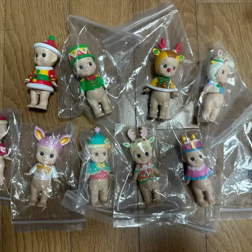[BUNJANG] Sony Angel Christmas Series Figurines Bundle (10 Types, Sealed) / 소니엔젤 크리스마스 개당 1만원