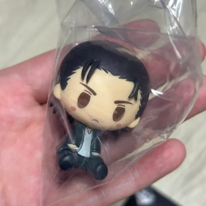 [BUNJANG] Attack on Titan Kuji H Prize Eren Figure &amp; G Prize Eren Badge Set / (교환/판매)진격의 거인-각자의 결의 쿠지 H상, G상 에렌 세트