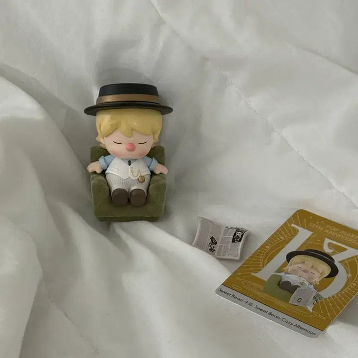 [BUNJANG] Pop Mart 13th Anniversary Spotlight Sweet Bean Limited Edition / (한정판) 팝마트 13주년 스포트라이트 스위트빈