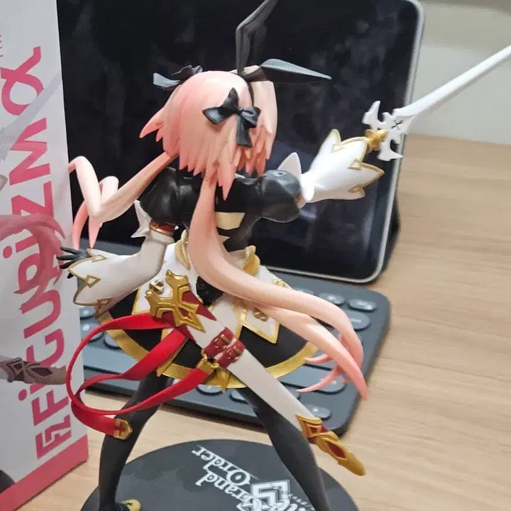 [BUNJANG] Astolfo Fate/Grand Order Figure / 아스톨포 페이트 그랜드오더 피규어