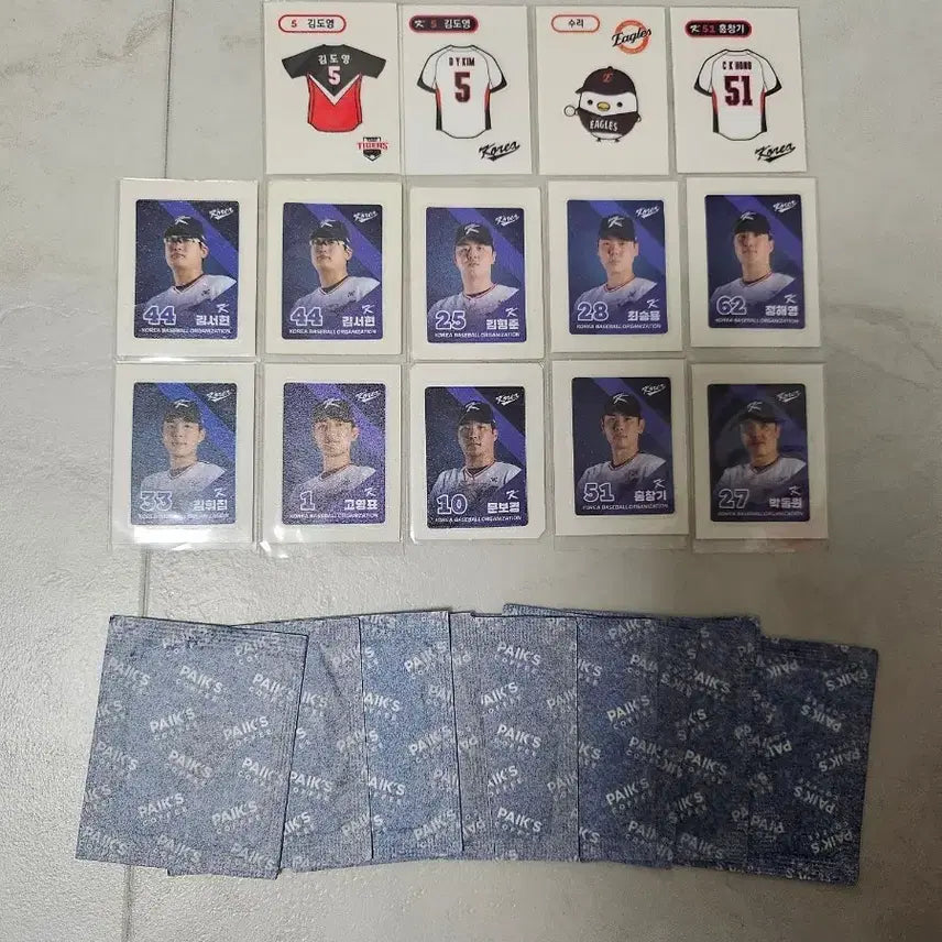 [BUNJANG] KBO National Team &amp; Paikdabang Crayon Shin-chan Sticker Bundle / 빽다방 띠부씰 일괄, KBO 띠부씰 일괄 판매 합니다
