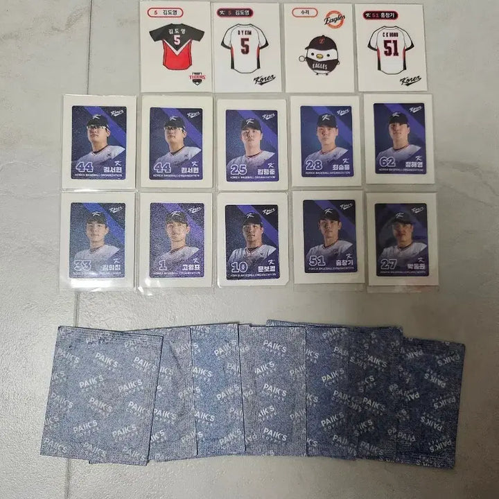 [BUNJANG] KBO National Team &amp; Paikdabang Crayon Shin-chan Sticker Bundle / 빽다방 띠부씰 일괄, KBO 띠부씰 일괄 판매 합니다