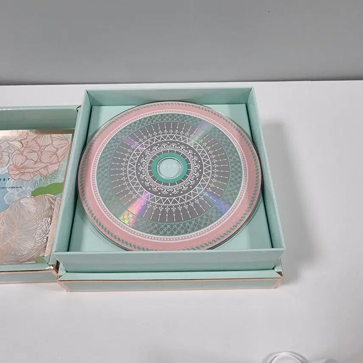 [BUNJANG] Lee Hi 1st Album First Love CD / 이하이 1집 First Love CD