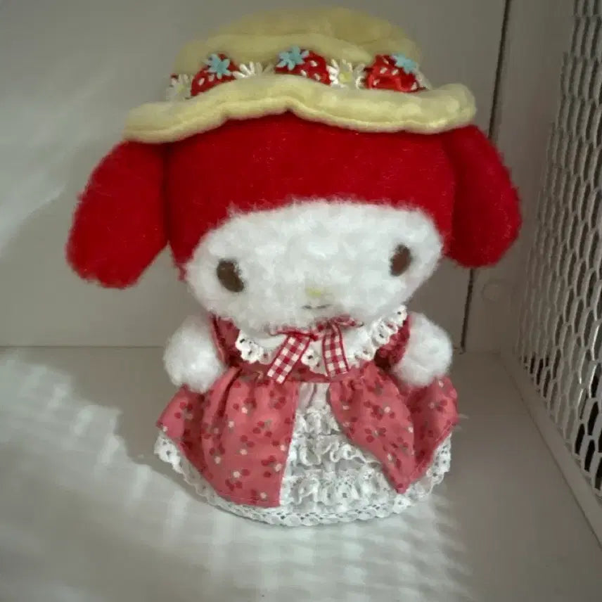 [BUNJANG] Sanrio My Melody Akameiro Mascot Plush / 마이멜로디 아카메로 마스코트 인형 택O