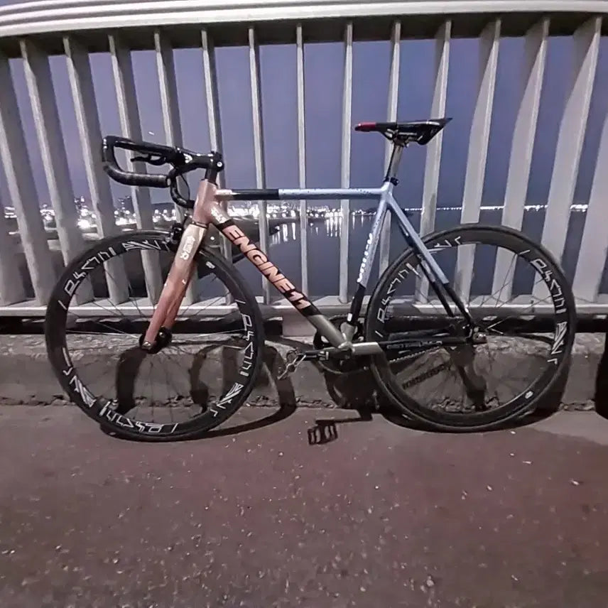 [BUNJANG] Engine 11 Golden Chaos Full Bike - Size M / 엔진 11  골든카오스 판 대