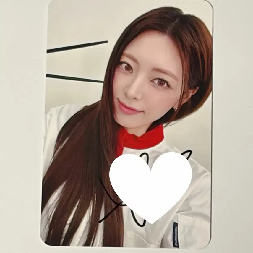 [BUNJANG] ITZY Yuna Makestar Signed Photocard / ITZY 있지 모토 moto 유나 yuna 메이크스타 당첨 싸인 포카