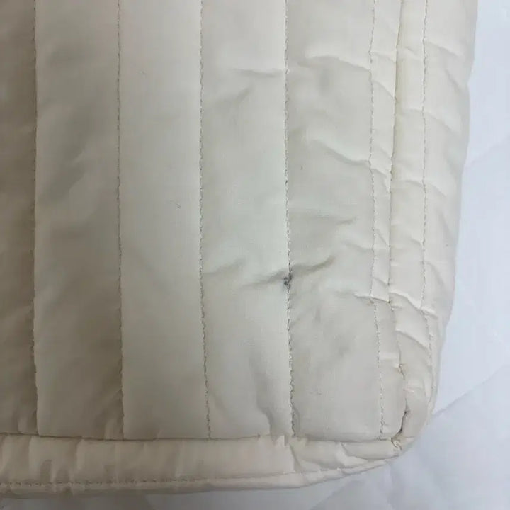 [BUNJANG] Sienne Padded Tote Bag Cream Ivory / 시엔느 패딩 토트백 크림 아이보리 (사용감 있음)