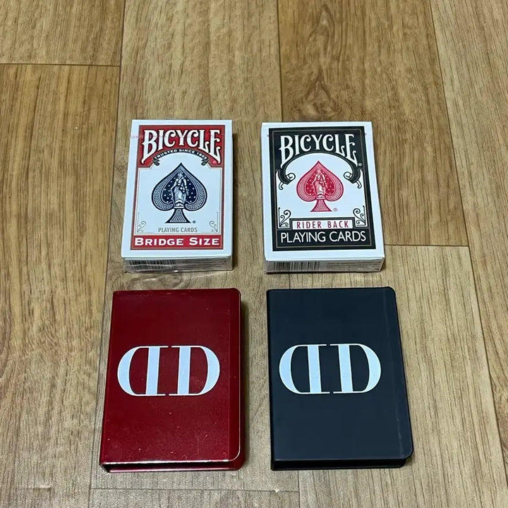 [BUNJANG] Bicycle Playing Cards Black &amp; Red (Sealed) with Card Cases / 바이시클 카드 블랙, 레드 미개봉 + 카드케이스 판매합니다.