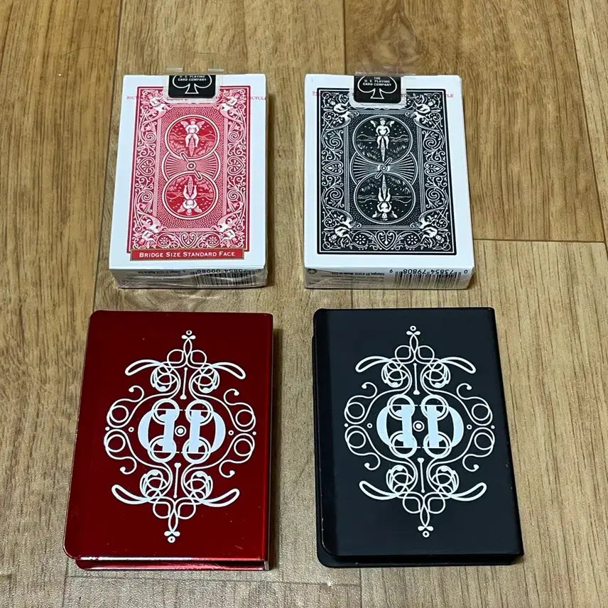 [BUNJANG] Bicycle Playing Cards Black &amp; Red (Sealed) with Card Cases / 바이시클 카드 블랙, 레드 미개봉 + 카드케이스 판매합니다.