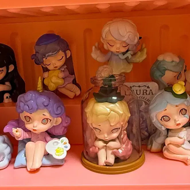 [BUNJANG] Laura Figure Limited Edition / Laura 로라 피규어 정품 한정판