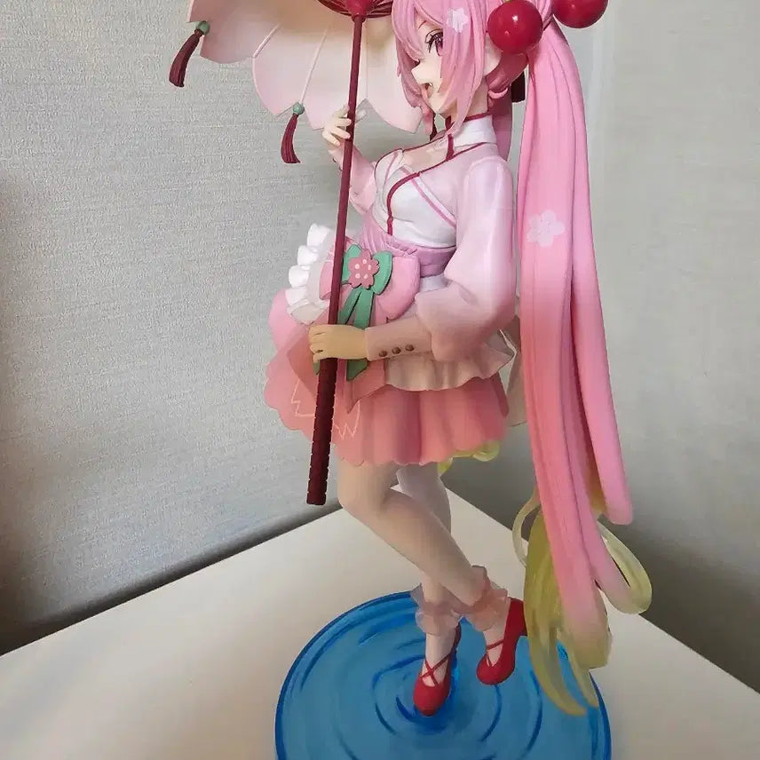 [BUNJANG] Hatsune Miku Sakura Dress Version Figure / 사쿠라 드레스 버전 하츠네 미쿠 피규어