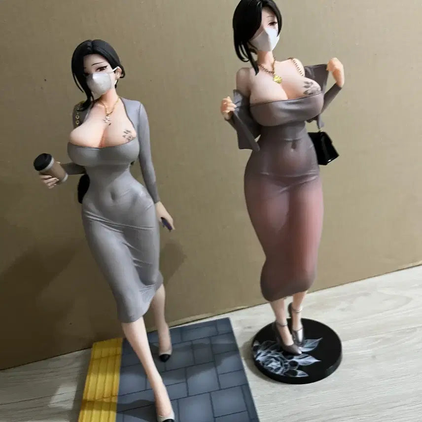 [BUNJANG] Dongtan Style Figures (Set of 2) / 동탄 스타일 피규어 2종 판매합니다