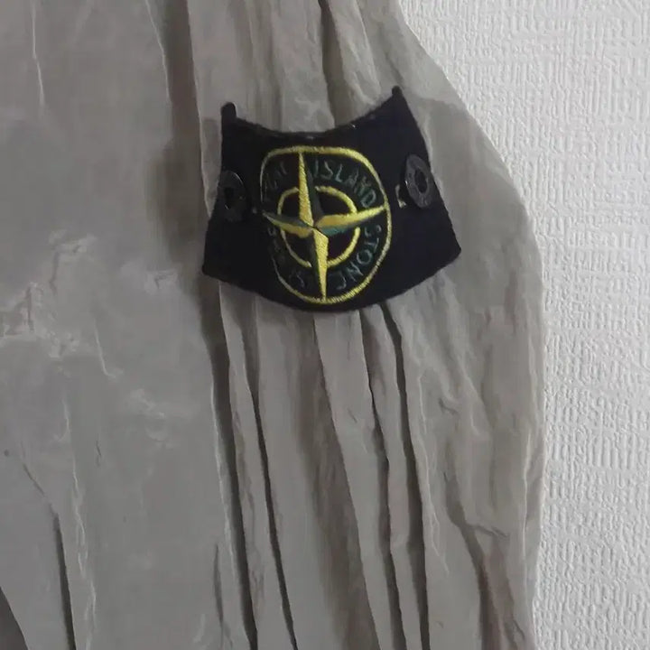 [BUNJANG] Stone Island Hooded Windbreaker Jacket / 정품 스톤아일랜드 후드 바람막이 자켓