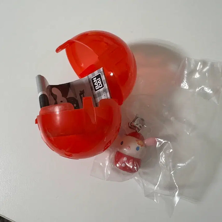 [BUNJANG] Bandai Sanrio Ichigo Strawberry Mesirushi Gacha Usahana / 반다이 산리오 이치고 딸기 메지루시 가챠 우사하나