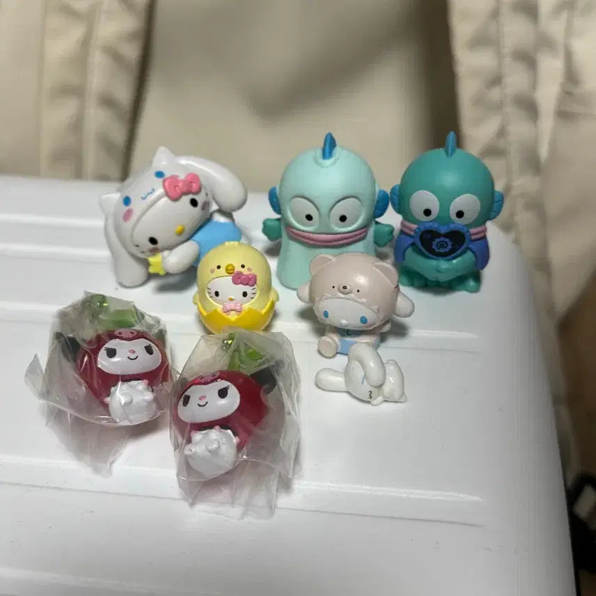 [BUNJANG] Sanrio Kitty, Kuromi, Cinnamoroll, Pochacco, Hangyodon Figure Set / 산리오 키티 쿠로미 시나모롤 포챠코 한교동 피규어