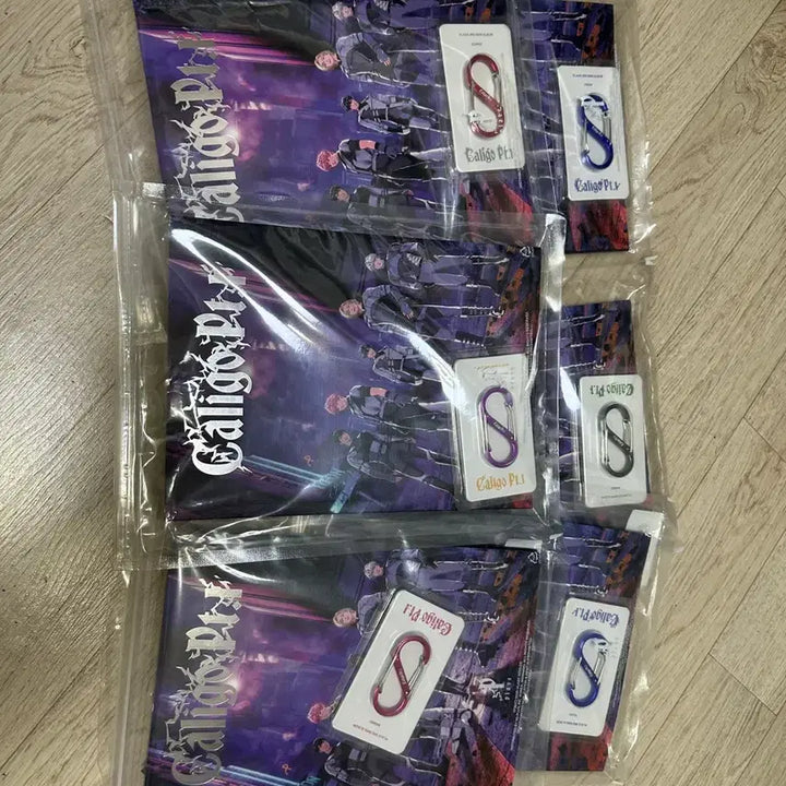 [BUNJANG] PLAVE Caligo Carabiner Set / 플레이브 칼리고 카라비너 포함