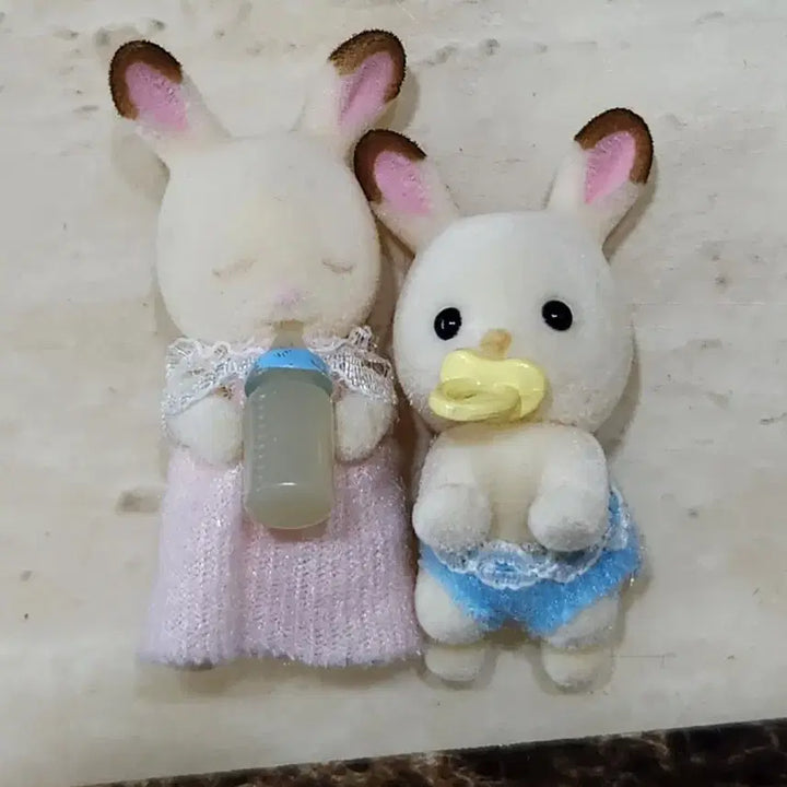 [BUNJANG] Sylvanian Families Chocolate Rabbit Twins Sleeping / 실바니안 초콜릿 토끼 쌍둥이 슬리핑
