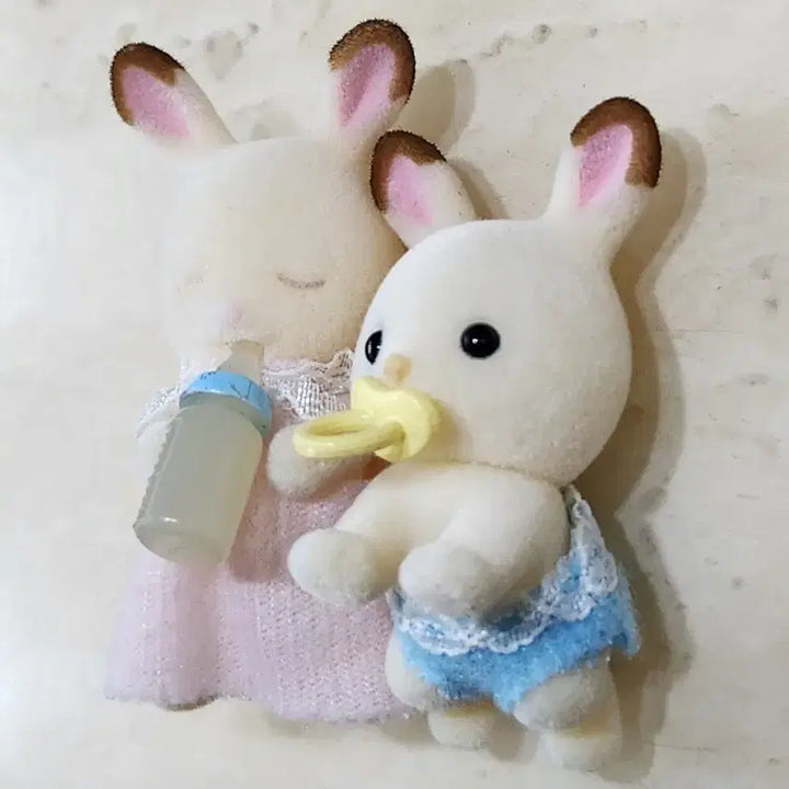 [BUNJANG] Sylvanian Families Chocolate Rabbit Twins Sleeping / 실바니안 초콜릿 토끼 쌍둥이 슬리핑