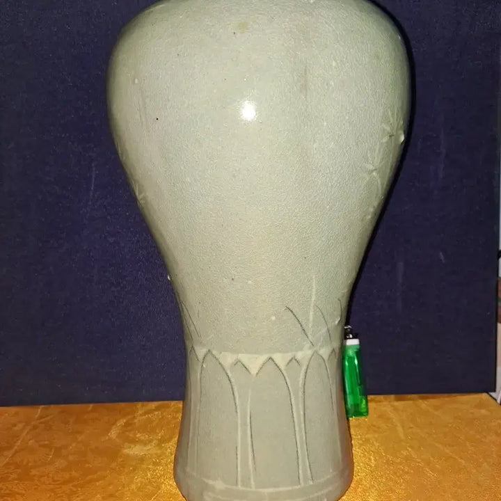 [BUNJANG] Celadon Vase with Inlaid Bamboo Design / 비취색 상감청자 매병