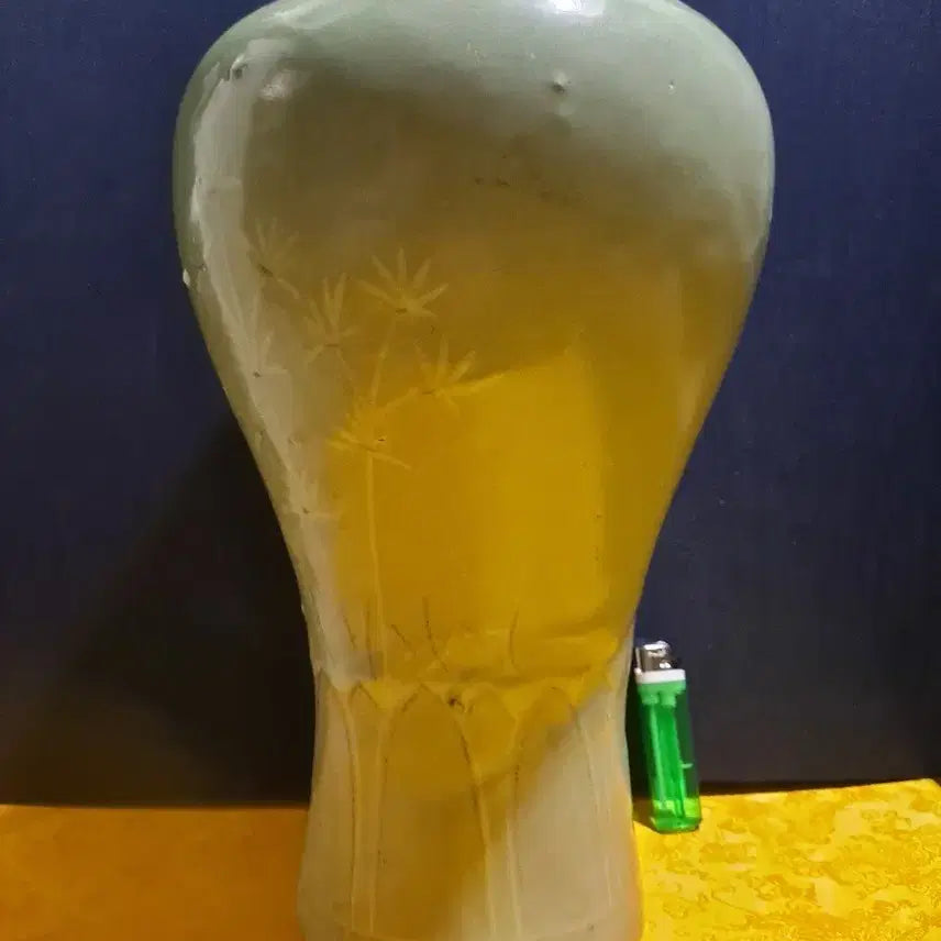 [BUNJANG] Celadon Vase with Inlaid Bamboo Design / 비취색 상감청자 매병