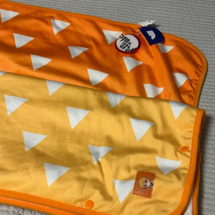 [BUNJANG] Dankomah Demon Slayer: Kimetsu no Yaiba Zenitsu Haori Blanket / 댄꼼마 귀멸의 칼날 젠이츠 하오리 담요
