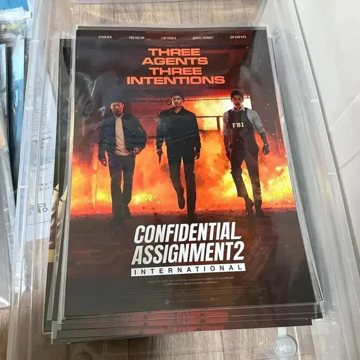 [BUNJANG] Confidential Assignment 2: International A3 Poster, Film Mark, Art Card, Lenticular Trump Card, and Collectible Sticker Set featuring Yoona / 공조2 A3포스터 씨네큐필름마크아트카드렌티큘러트럼프카드띠부씰소녀시대임윤아