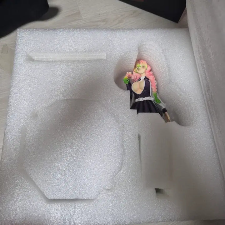 [BUNJANG] CP Mitsuri Resin Figure with Display Case / cp 미츠리 레진 피규어 장식장포함