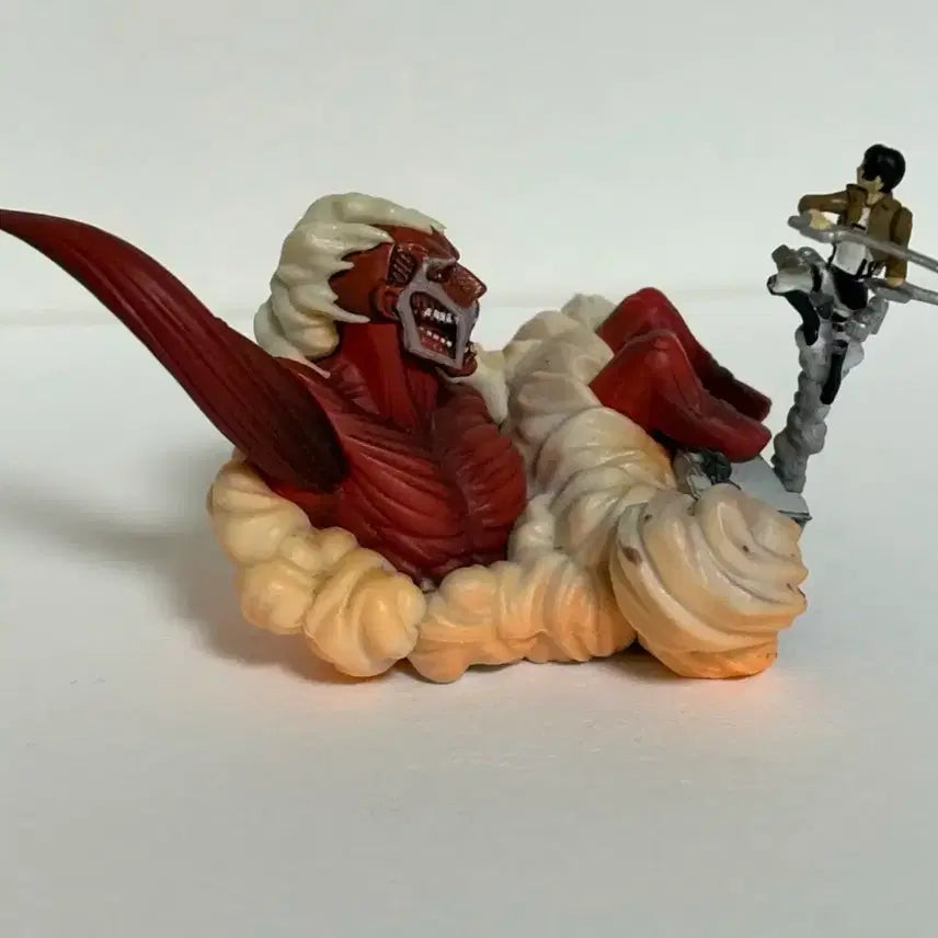 [BUNJANG] Kaiyodo Attack on Titan Capsule Q Gacha Figures - Eren, Colossal Titan / 진격의거인  카이요도 캡슐Q 가챠 피규어 에렌초대형진격