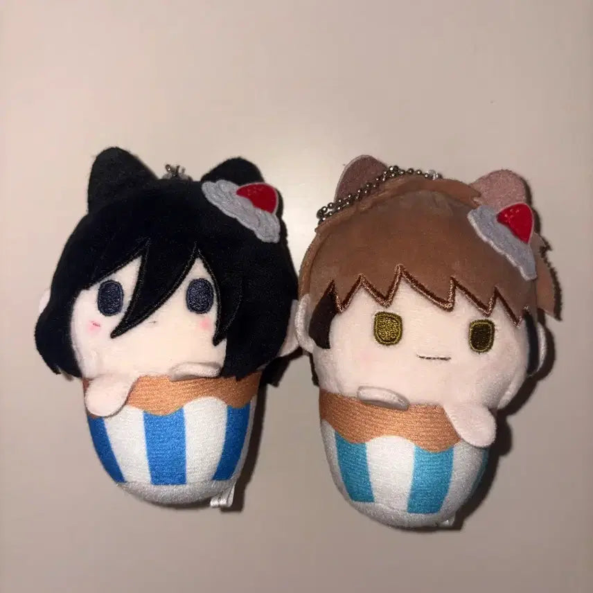 [BUNJANG] Attack on Titan Mikasa &amp; Jean Cupcake Doll Bundle Set / 진격거 컵케이크 미카사,쟝 일괄