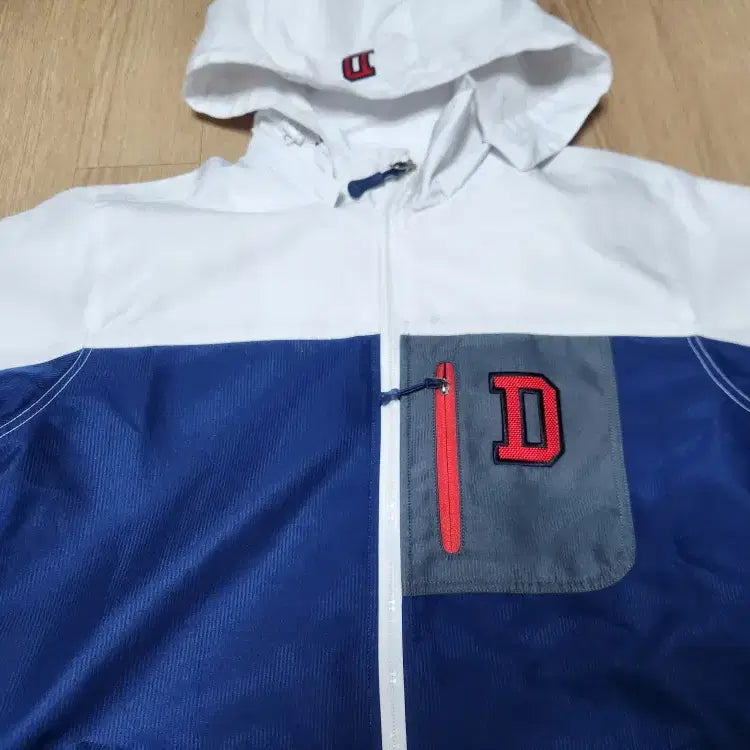 [BUNJANG] Doosan Bears Lightweight Baseball Windbreaker - Size 90 (Unisex) / 두산베어스 경량 야구 바람막이 사이즈 남, 녀 90 판매합니다.