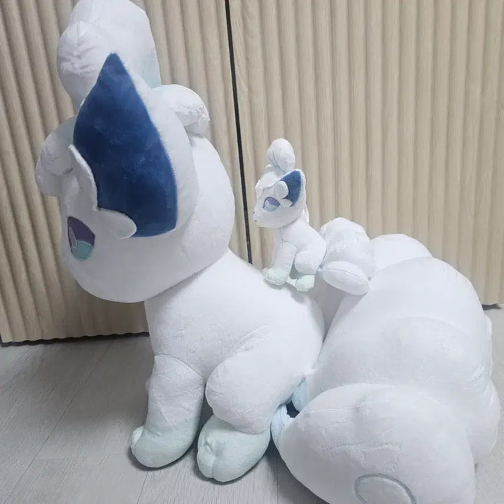 [BUNJANG] Alolan Vulpix Large Plush (45cm) + Mini Vulpix Plush Set / 포켓몬 알로라 식스테일 45cm 초대형 인형 + 미니 식스테일 증정