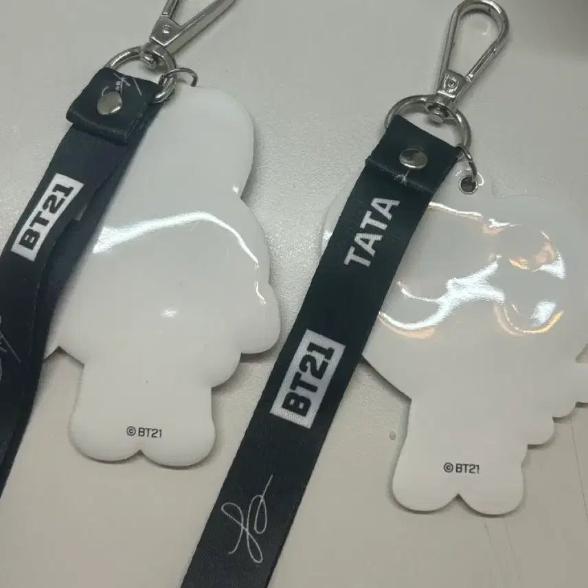 [BUNJANG] BTS BT21 Tata &amp; Cooky Strap Keychain Set / 방탄소년단 bt21 타타 쿠키 스트랩 키링 전정국 뷔 김태형 v bts