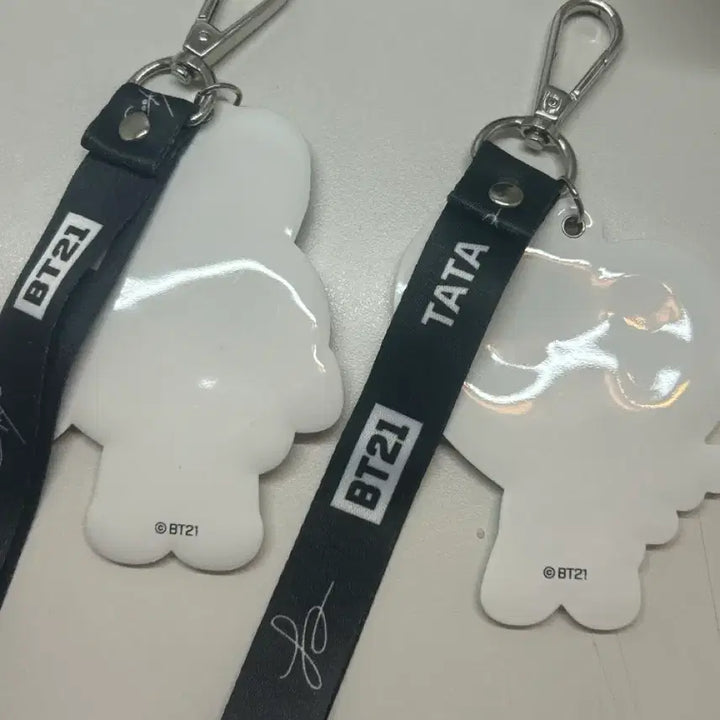 [BUNJANG] BTS BT21 Tata &amp; Cooky Strap Keychain Set / 방탄소년단 bt21 타타 쿠키 스트랩 키링 전정국 뷔 김태형 v bts